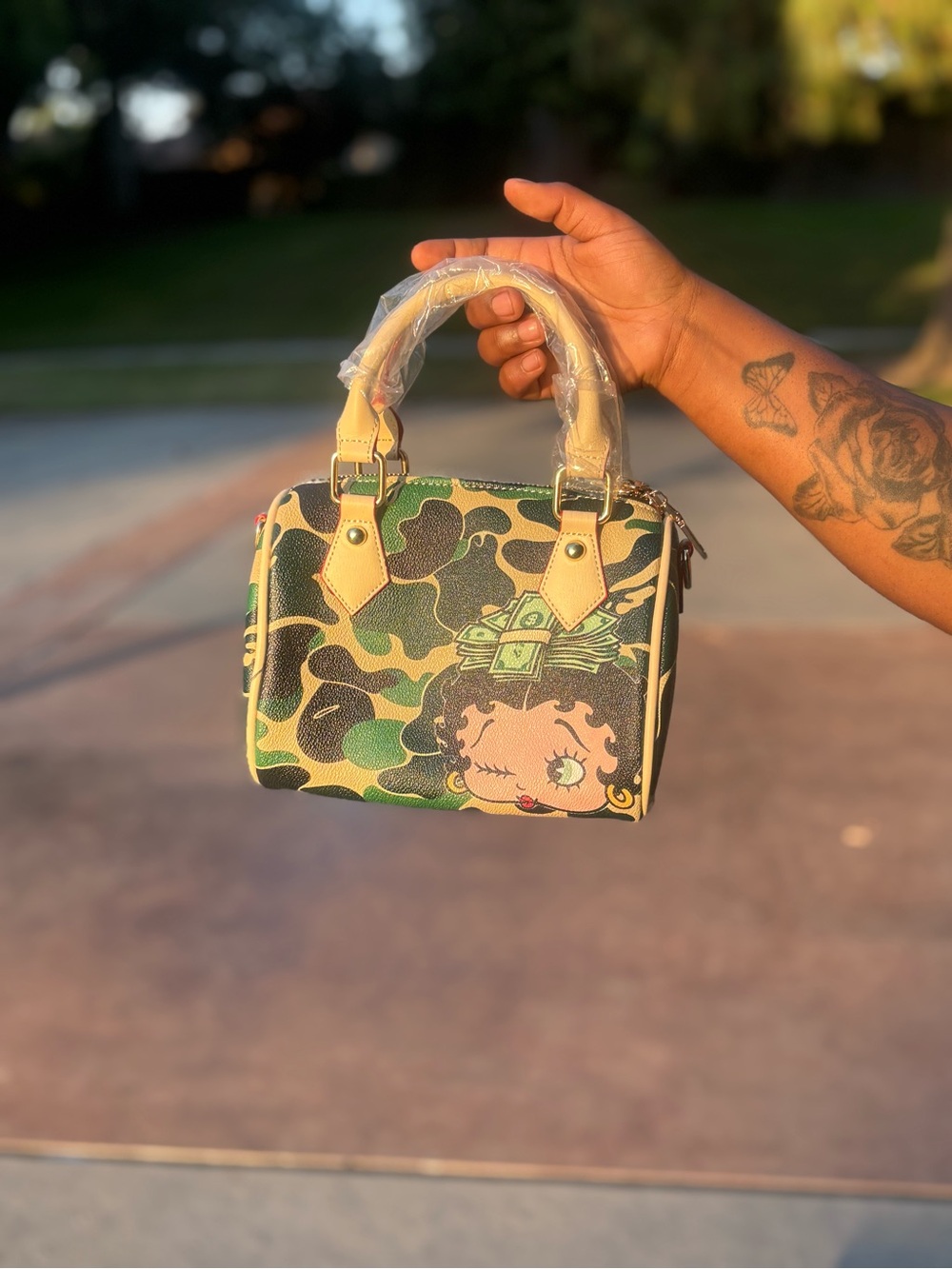 Sold - Picture 1 of 1